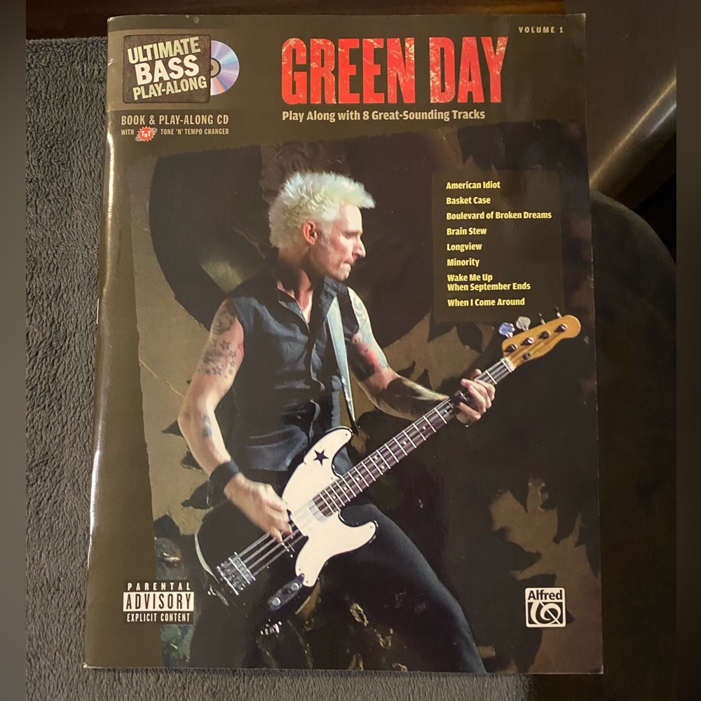 Ultimate Bass Play-Along. Green Day Book&Play-Along CD